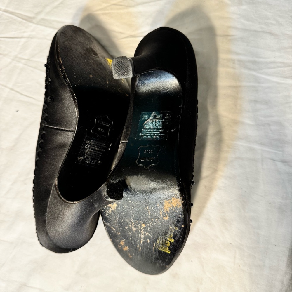 Sold Vintage Unlisted Black Satin Embellished Round Toe Heels Size 7 Women’s Y2K - Picture 8 of 8